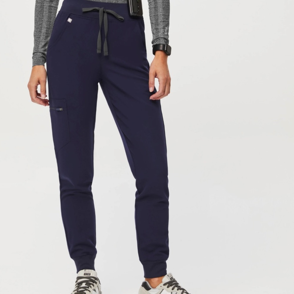 Figs Women's High Waisted Zamora Jogger Scrub Pants - Navy